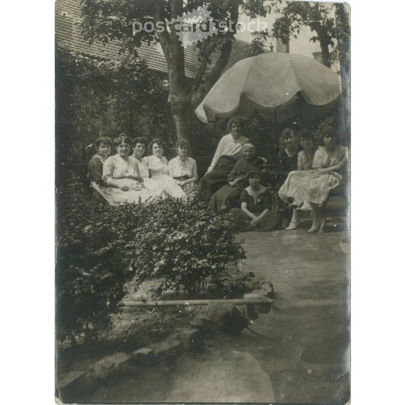 1921- Nyár, Szondy utca. Apukámnak Lucától. Eredeti régi fotó. Fekete-fehér fotó, eredeti papírkép. (2793889)