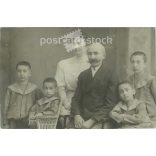 1900-as évek eleje. Deutsch Béla és családja műtermi felvétel. A kép készítője ismeretlen. Régi fotó. Eredeti kabinetfotó / keményhátú fotó / vizitkártya, CDV fotó. (2793897)