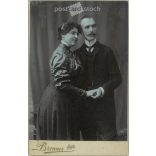 1905 - Pantl Kálmán és Molnár Gizella műtermi fotója. A fotó a Brenner Testvérek fotóműtermében, Szegeden készült. Régi fotó. Eredeti kabinetfotó / keményhátú fotó / vizitkártya, CDV fotó. (2793899)